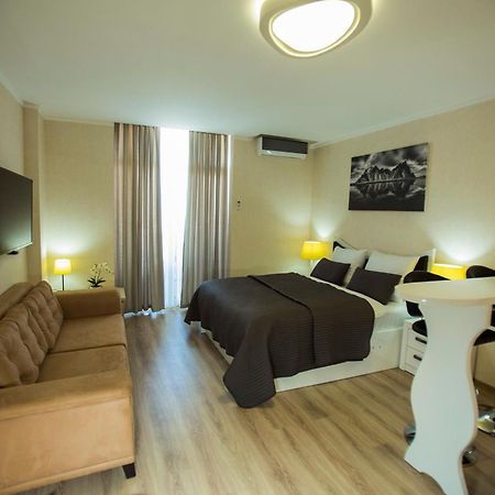 Holiday Lux Tower Батумі Екстер'єр фото