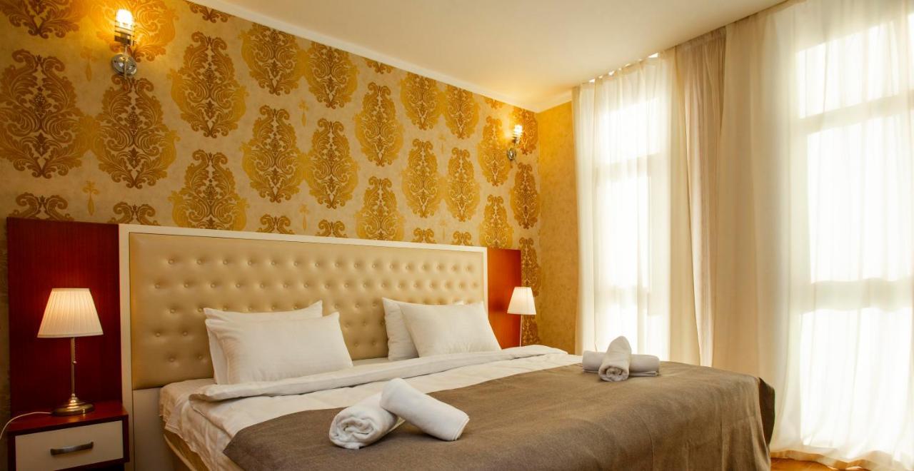 Holiday Lux Tower Батумі Екстер'єр фото
