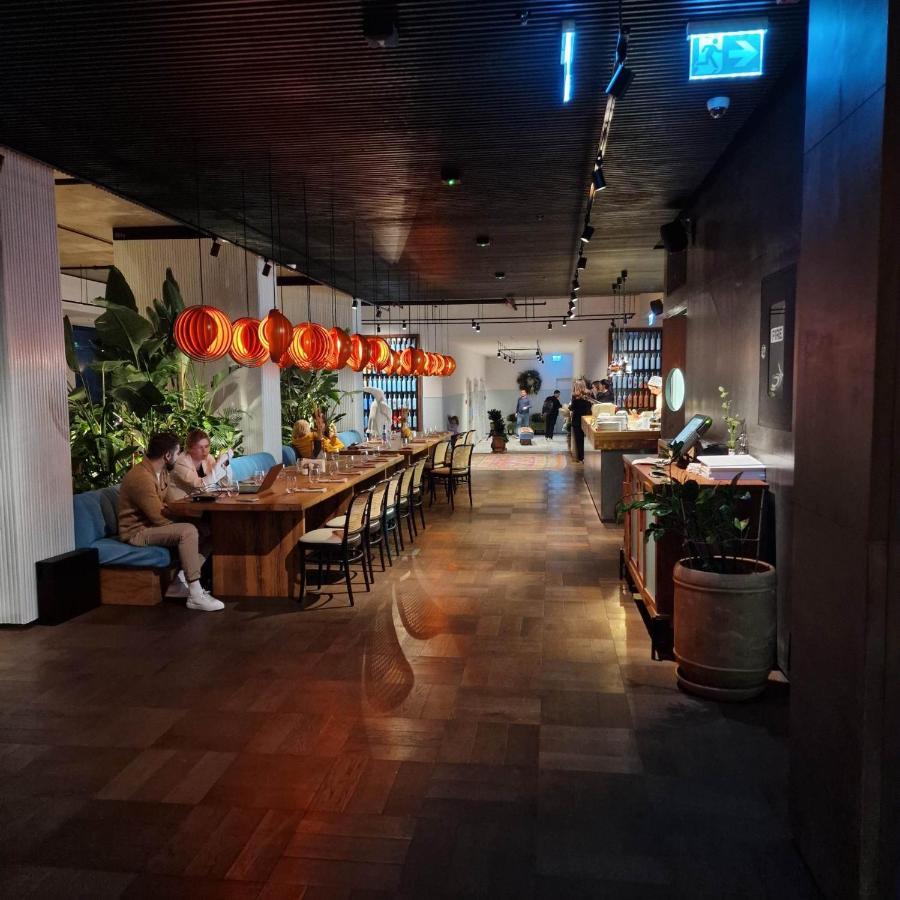 Holiday Lux Tower Батумі Екстер'єр фото