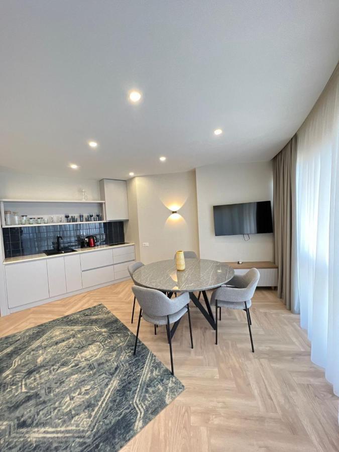 Holiday Lux Tower Батумі Екстер'єр фото