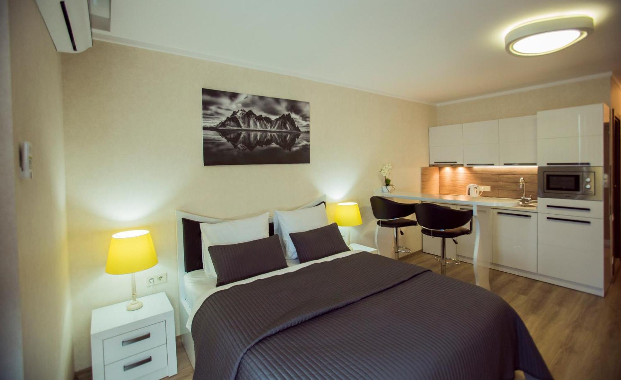Holiday Lux Tower Батумі Екстер'єр фото