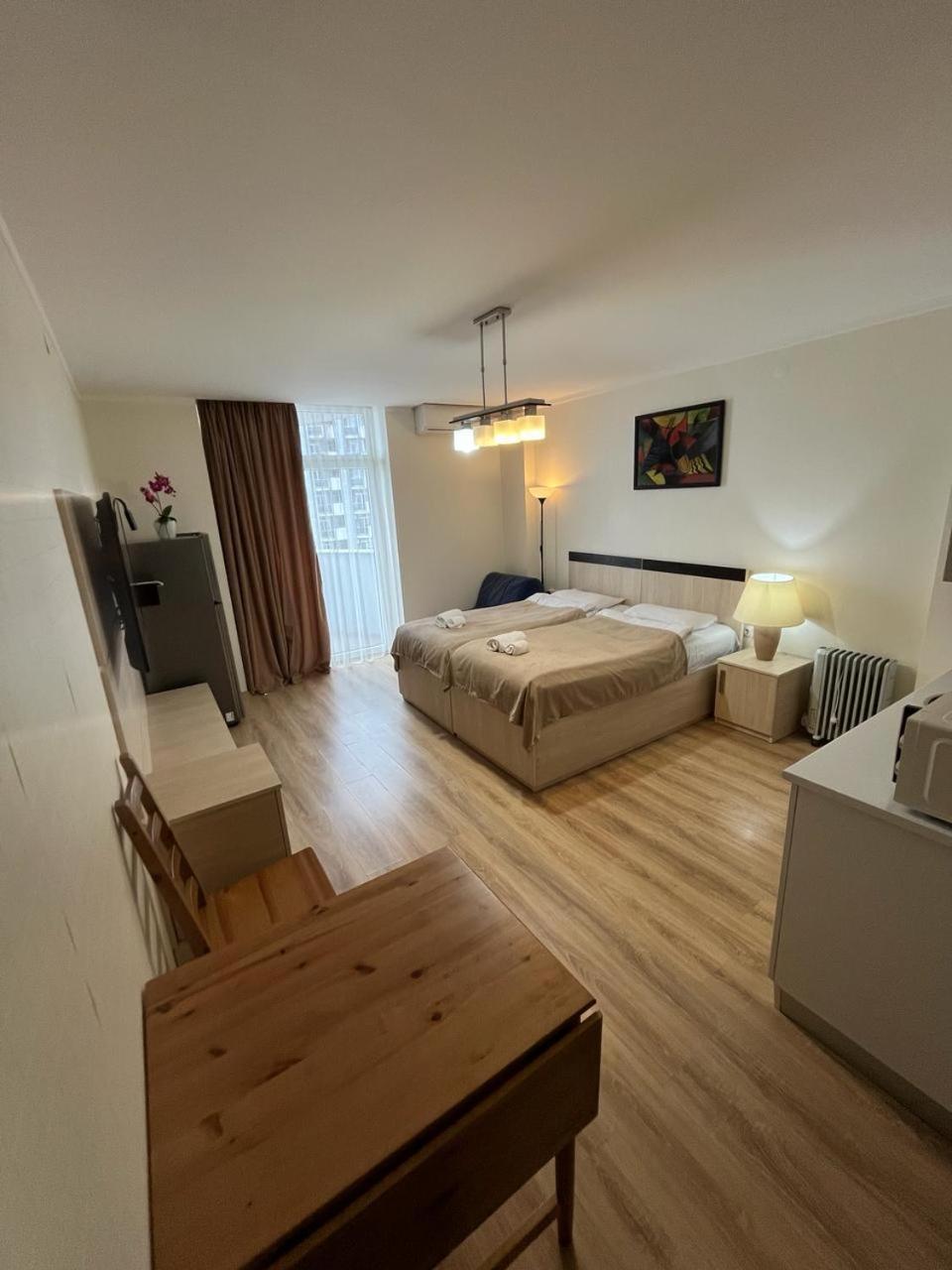 Holiday Lux Tower Батумі Екстер'єр фото